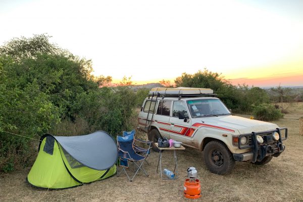 Toyota Landcruiser with pop up roof - Car Rental Kenya