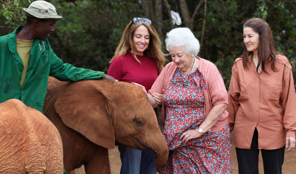 Daphne Sheldrick, who created an elephant orphanage in Kenya, dies at 83