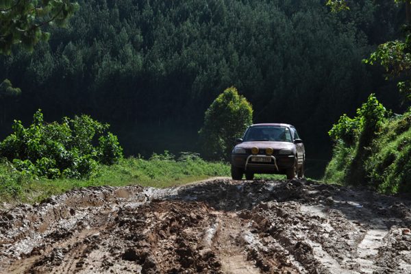 rent car in Uganda with driver