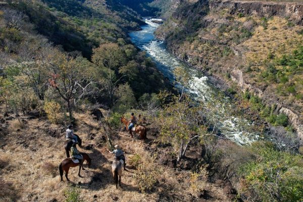 Horseback safaris in Zimbabwe